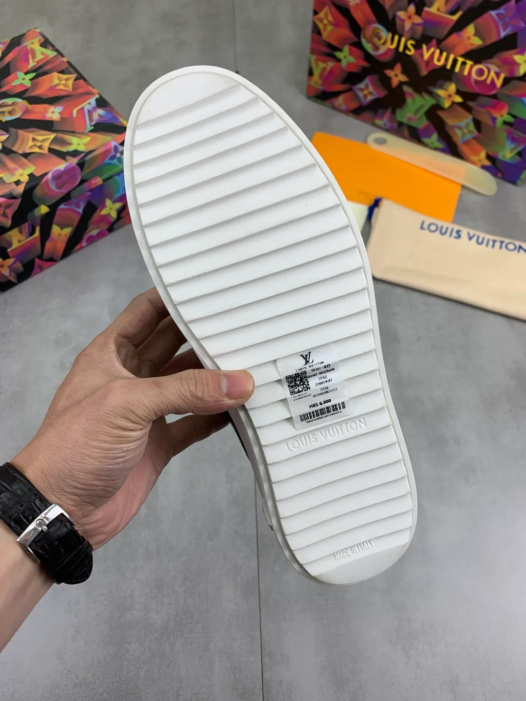 Men's men's shoes P520💰【New style】🆘High quality cowhide【Louis Vuitton】LV official website's latest model🎁casual and fashionable men's shoes👟hot style💥simple and elegant style, exclusive for trendy men. Unique official website's latest brand elements👑original decoration, fashionable and generous, the fabric is made of original denim➕comfortable and breathable mesh lining➕cow leather feet ✅The official website specifies wear-resistant casual outsole, the classic model is taken in real life🎬Color: 4️⃣colors available😍Number of codes: 38-44 Full set of packaging